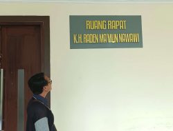 Nama KH. Raden Ma’mun Nawawi Terpampang di Ruang Rapat Bupati Bekasi